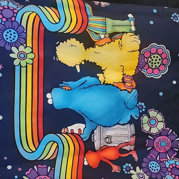 NWT Sesame Street Tooniforms Scrub Top 2XL - Picture 5 of 7